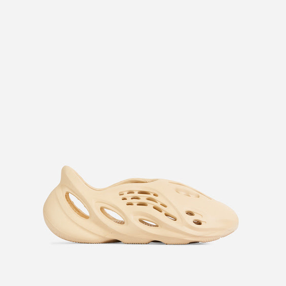 Super-Bass Cut Out Detail Slip On In Cream Rubber