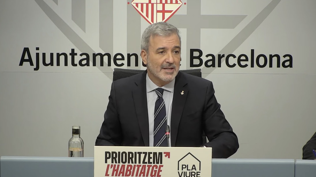 Collboni ‘desmonta’ la ley más polémica de Colau y modifica por completo la reserva del 30% para VPO
