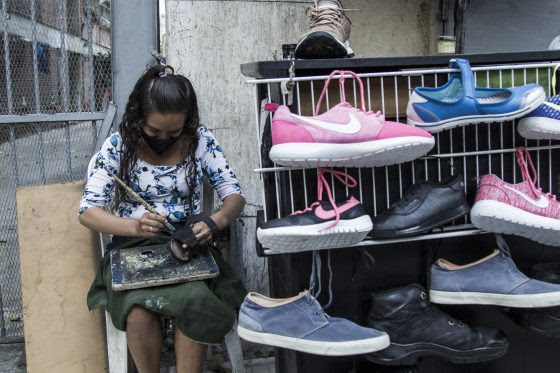 Las mujeres son más discriminadas en el mercado laboral cuando son madres