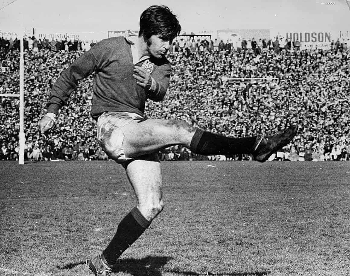 Barry John in action for the Lions in New Zealand in 1971.