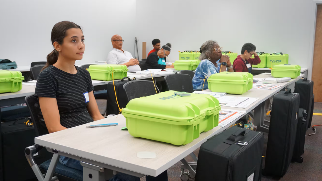 "Si quelqu'un veut nous faire du mal, il le fera" : à Atlanta, les assesseurs se préparent à une élection présidentielle 
"très contestée"