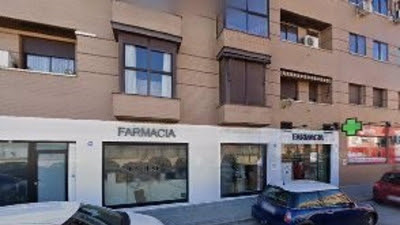 Sucesos.- Un policía municipal dispara a un atracador que amenazaba con un cuchillo a una farmacéutica en San Blas