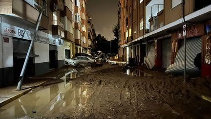 Inondations en Espagne : 'En huit heures, il est tombé quasiment l'équivalent de onze mois de précipitation à Paris', souligne un météorologue