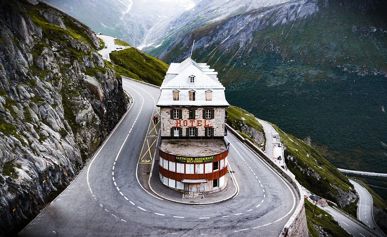 El hotel Beldevere, el más famoso de Instagram, abandonado por el cambio climático