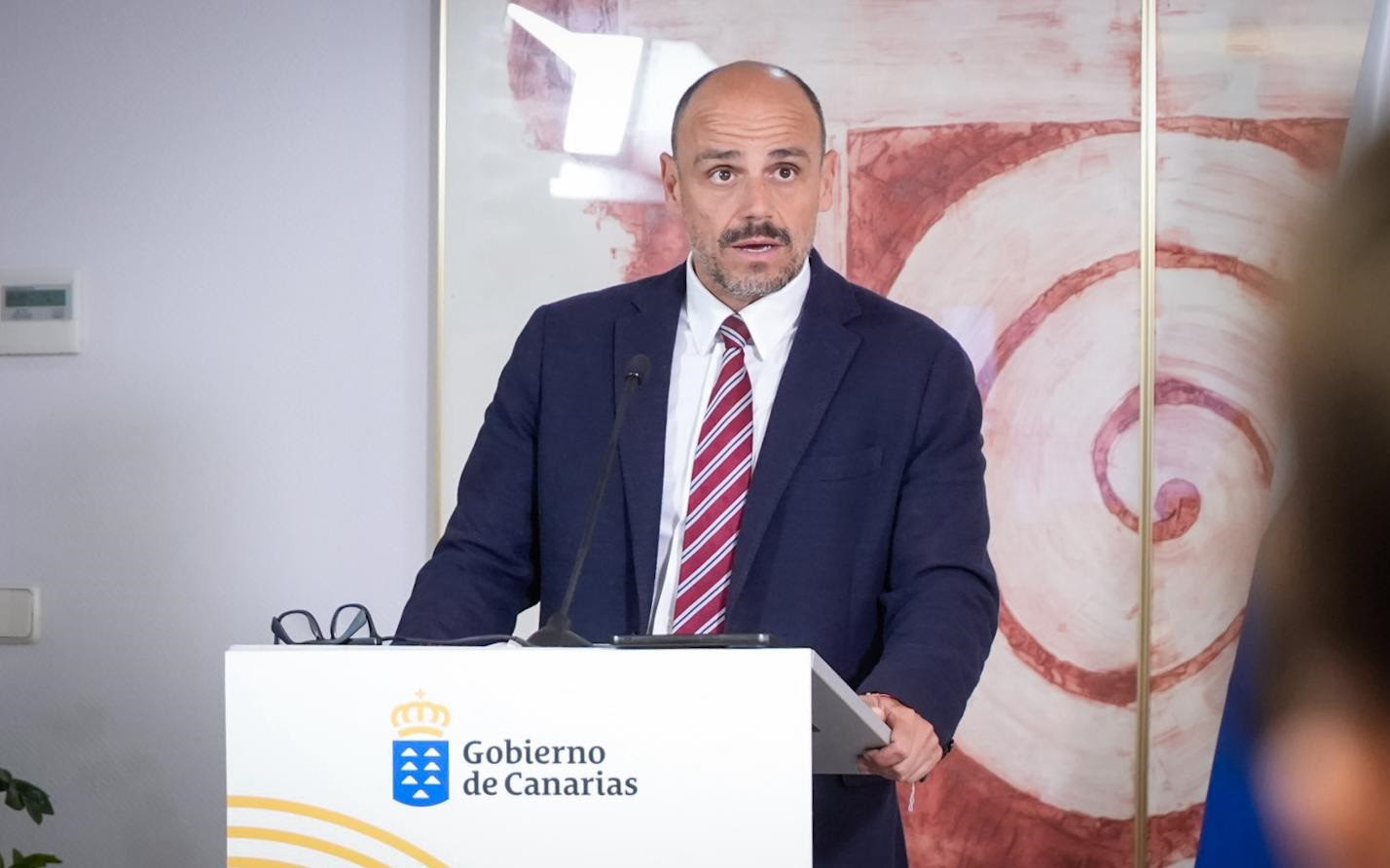Canarias anuncia un recurso contencioso administrativo contra el Registro Único de Viviendas Turísticas El portavoz del Gobierno de Canarias, Alfonso Cabello