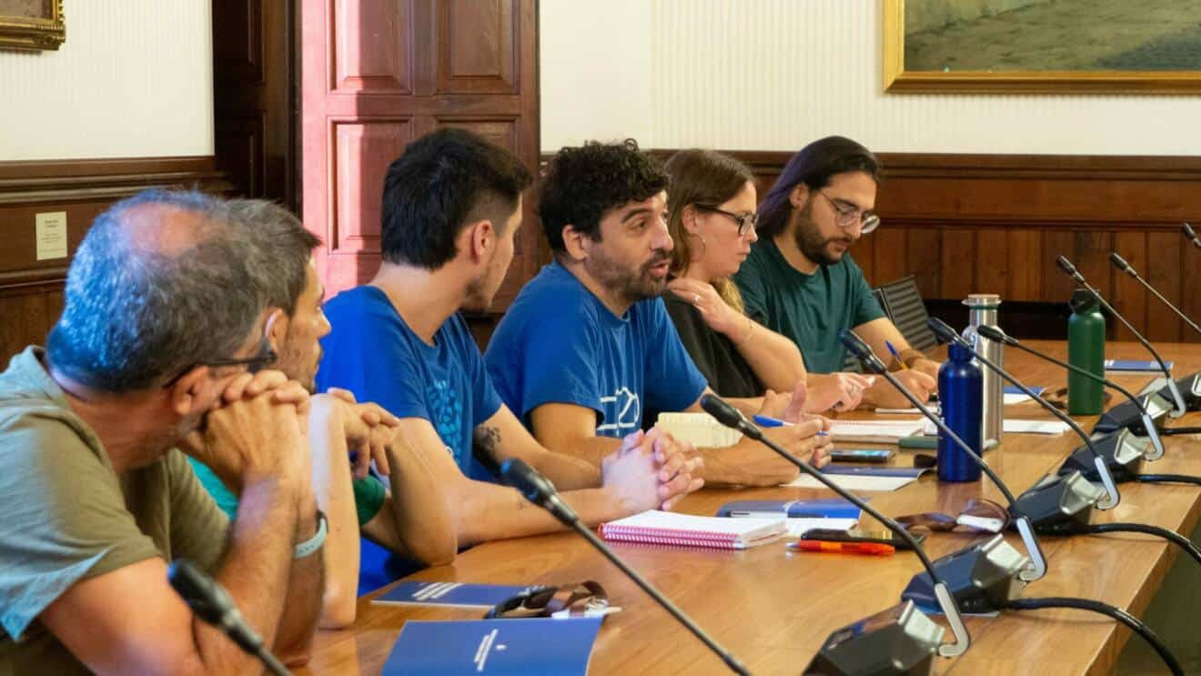 La Cimera Social de l’Aigua es reuneix amb els principals partits per situar la gestió de l’aigua en les negociacions del nou govern i exigir mesures davant la sequera