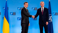 Secretary General welcomes Ukraine’s Foreign Minister to NATO