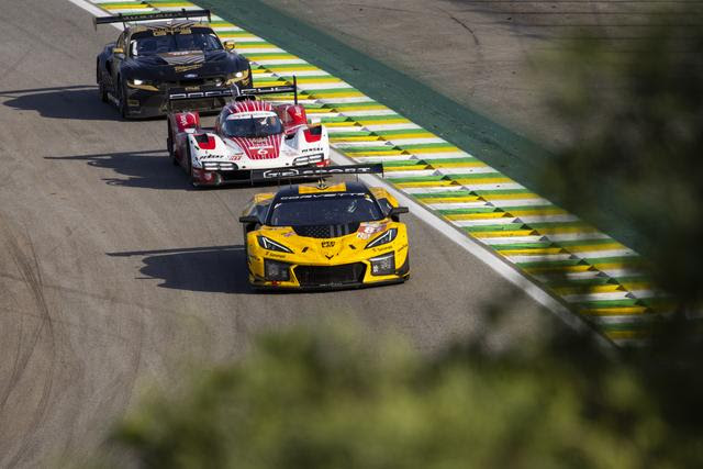 Público poderá participar do Pit Walk e conhecer os boxes do FIA WEC em Interlag (c) DPPI)