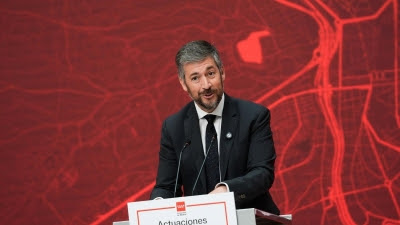 La Comunidad critica que Sánchez convierta a españoles en 