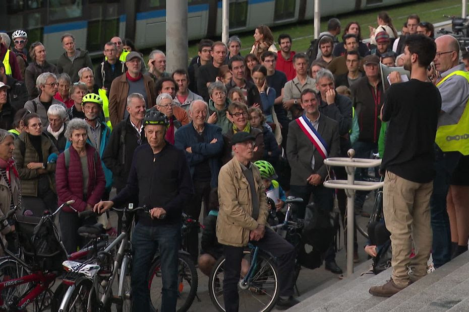 Mort d'un cycliste à Paris : 'Il est temps que la honte change de camp', 200 personnes se rassemblent à Grenoble