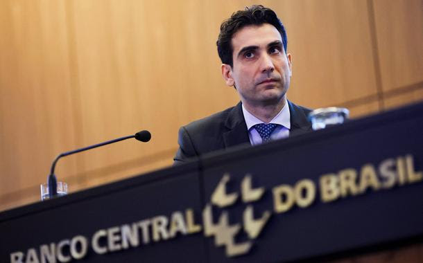 Despesas com juros da dívida pública em 12 meses se aproximam de R$ 1 trilhão