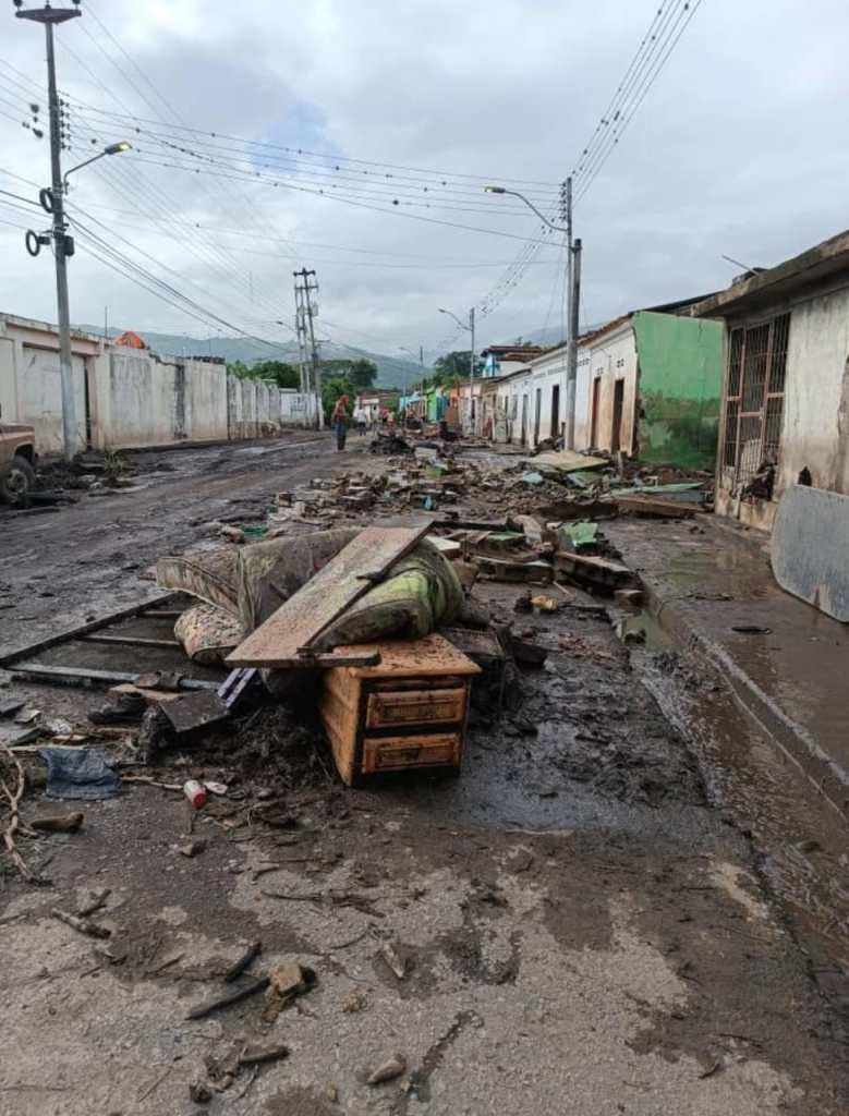 Autoridad de Cumanacoa dice que han censado 4 mil viviendas y 170 comerciantes en zona arrasada por las aguas