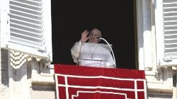 Papa Francesco all'Angelus di domenica 13 ottobre