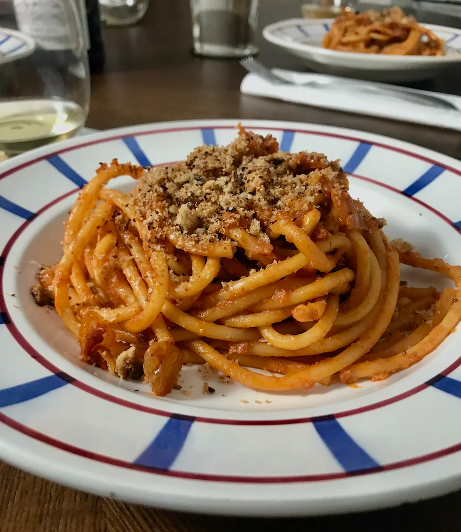 sicilian pasta with anchovies and breadcrumbs