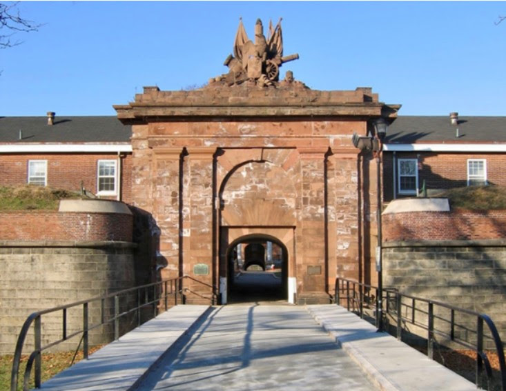 Construído entre 1807 e 1811, o Castle Williams, em Governors Island, fazia parte de um sistema defensivo mais amplo de Nova York (Crédito: National Park Service/Divulgação)