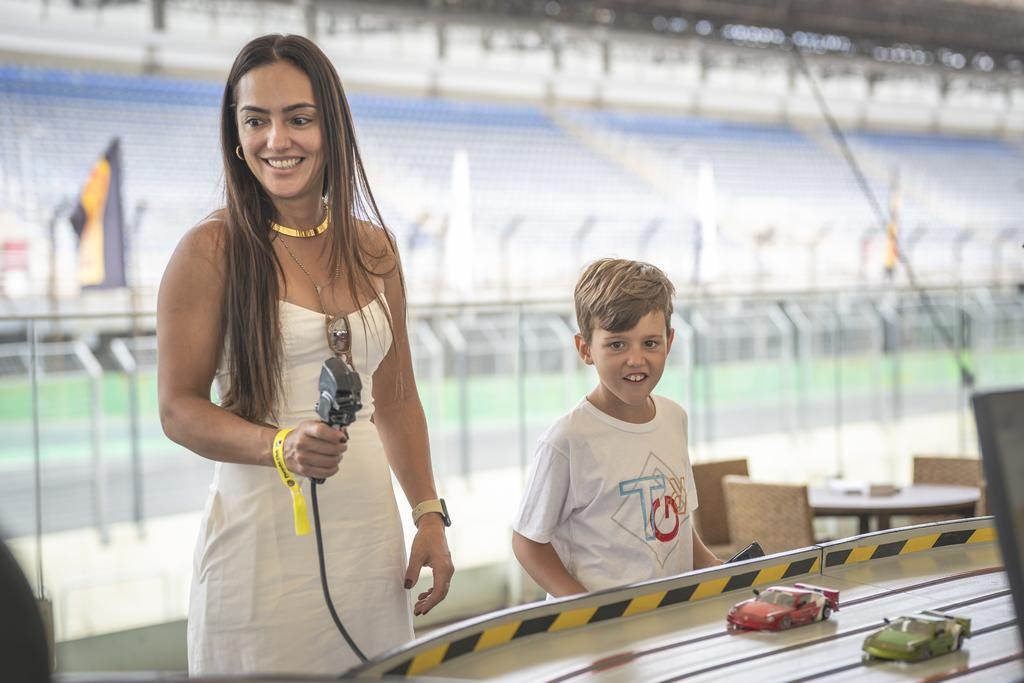 Porsche Club Brasil faz eventos para toda a família se divertir (YO! Studio)