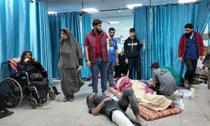 Los pacientes reciben tratamiento en el hospital Kamal Adwan, en el norte de Gaza.