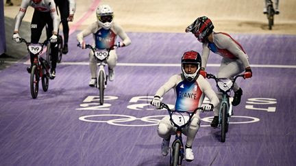 Triplé historique des Français Joris Daudet, Sylvain André et Romain Mahieu en BMX racing aux Jeux de Paris 2024