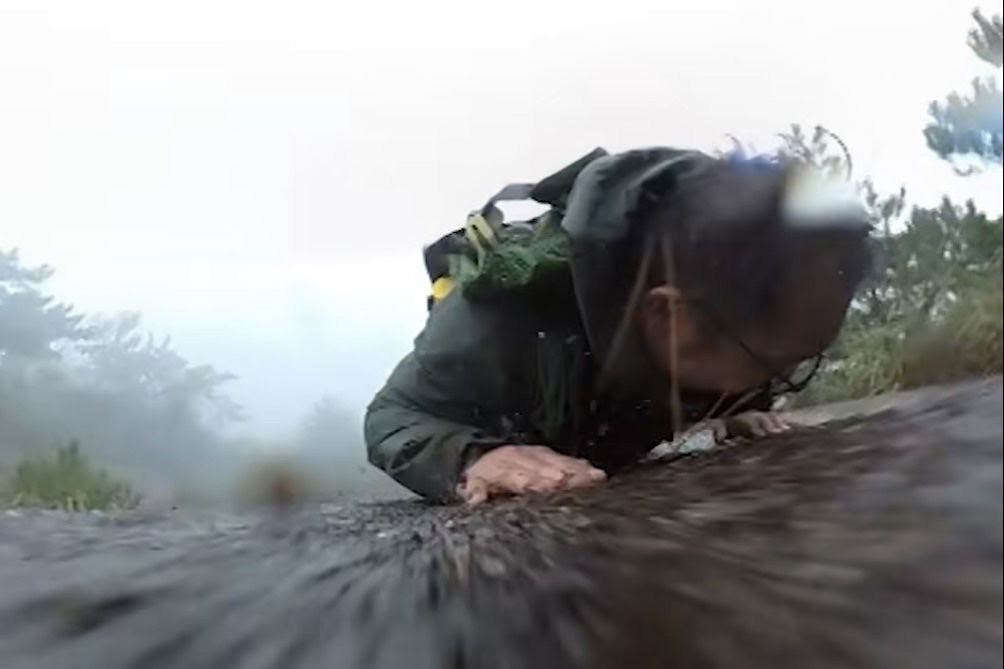 A hiker fell down a mountain and his 360-degree camera captured the whole thing Hiker-slips-and-falls-down-mountain-China