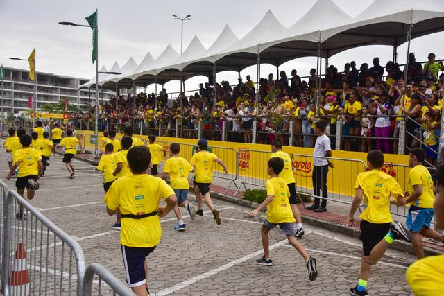 Arquibancada lotada (Esportevix / Garoto)