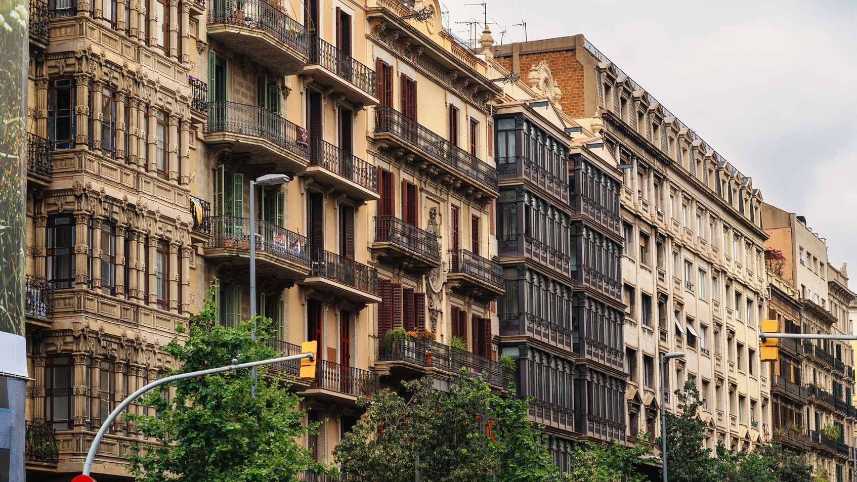 https://stratus.campaign-image.eu/images/184583000004521398_zc_v1_1733412697793_distrito_de_sants_barcelona.jpg
