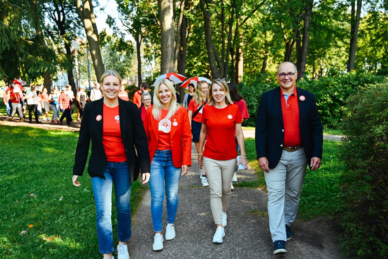 Isabelle Genest, Anne-Marie Boissonnault, Sophie Paquet et Normand Gervais lors de la marche de lancement