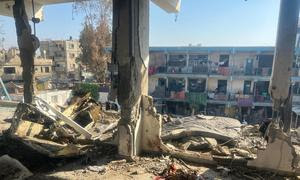 Más de 35 personas desplazadas murieron cuando un ataque aéreo israelí alcanzó una escuela gestionada por UNRWA en Nuseirat, Gaza Central.