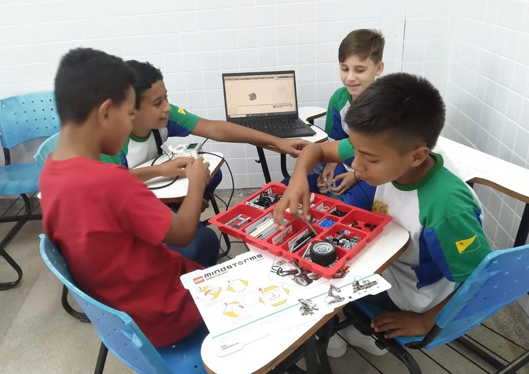 makers nas escolas.jpg makers nas escolas.jpg