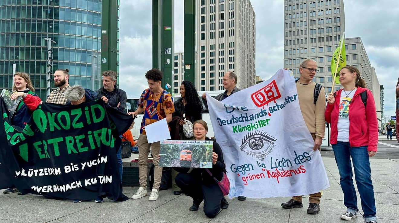 Manifestación de varias organizaciones frente a la sede de Deutsche Bahn, en Berlín, el 31 de Mayo 2024