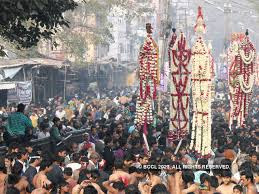 Muslim clerics against arms - Devotees across the world observe Muharram | The Economic Times