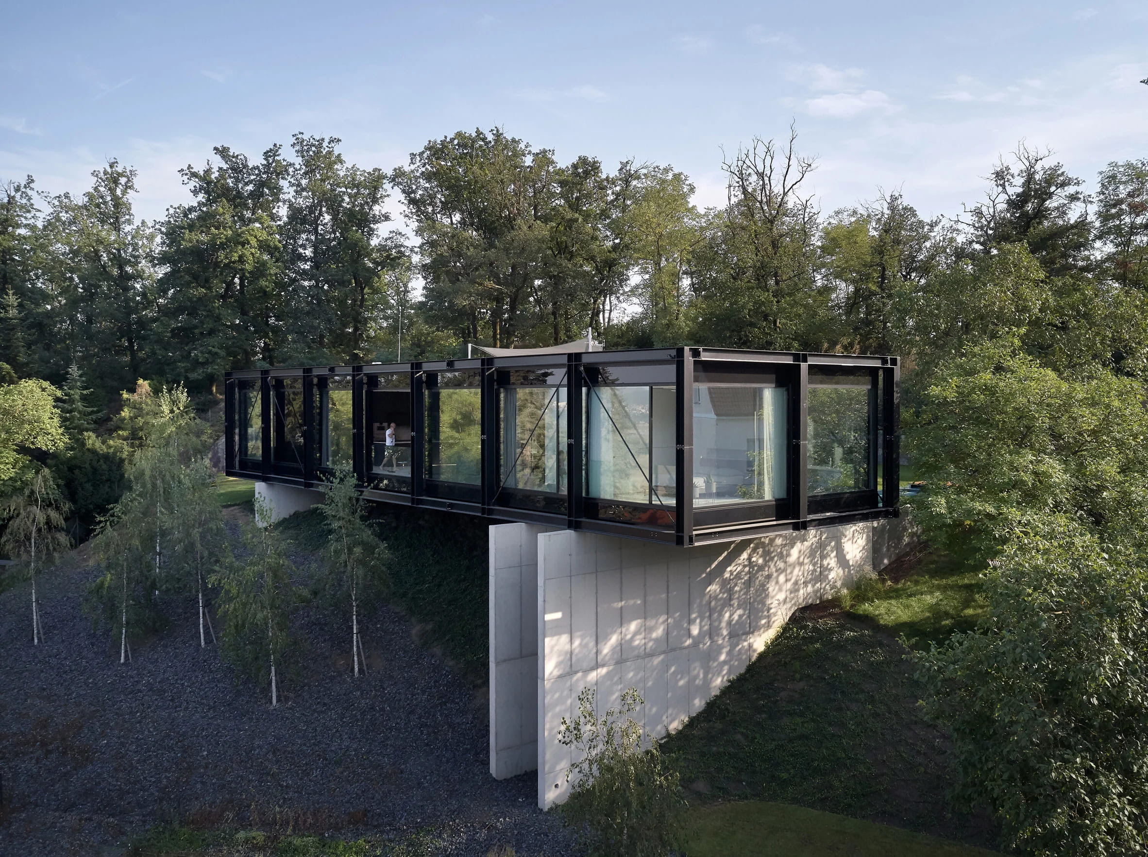 Villa Sidonius es una obra del estudio Stempel & Tesar en las afueras de Praga.