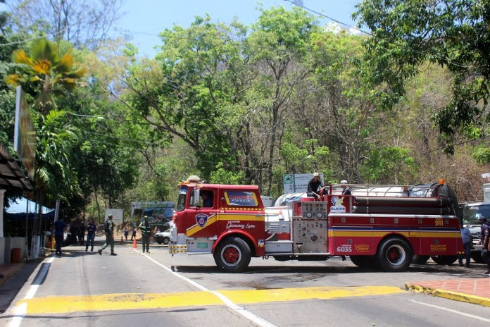 Autoridades cierran el paso hacia Ocumare de la Costa por incendio en el Henri Pittier