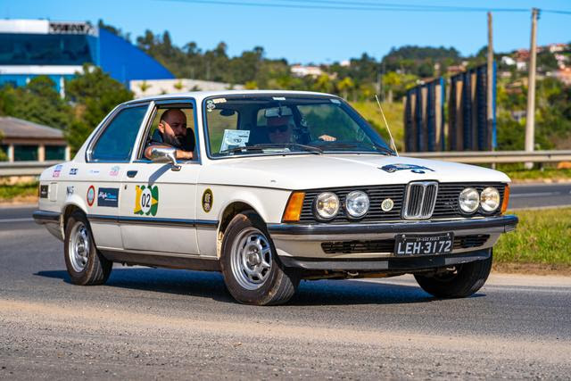 BMW 320 1976 (Guazzi Images/MG Club do Brasil)