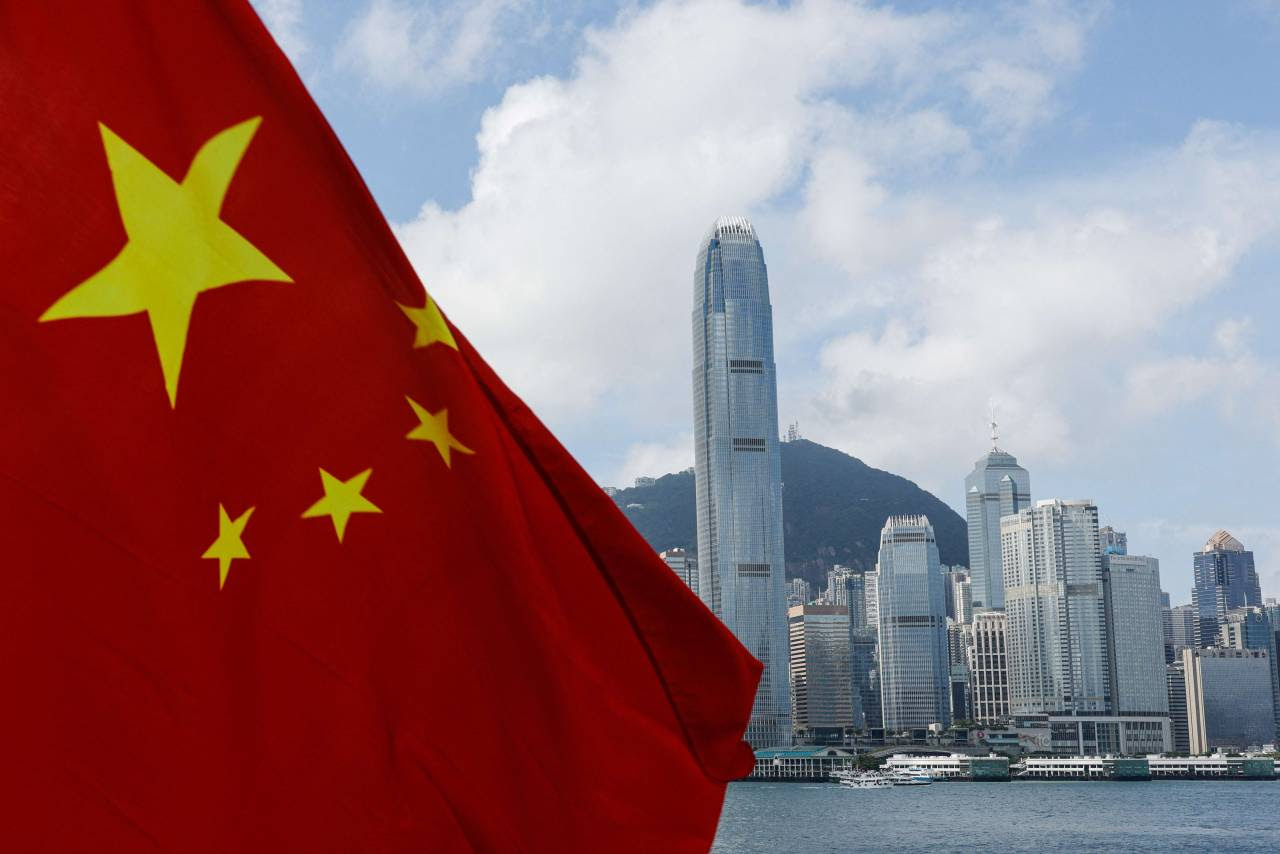 Bandeira da China no distrito financeiro de Hong Kong  (Foto: Tyrone Siu/Reuters)