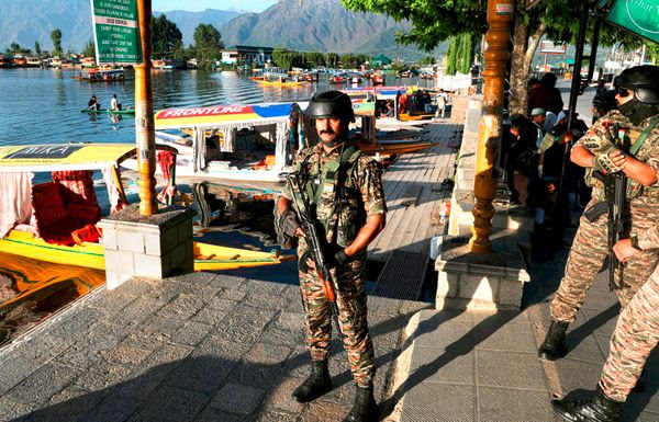 Tensions au Cachemire : la crainte d'un affrontement entre l'Inde et le Pakistan, après l'attaque de touristes