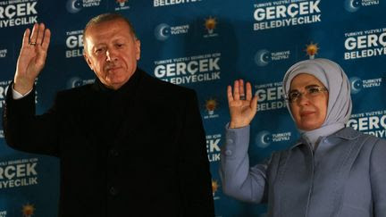 Municipales en Turquie : Recep Tayyip Erdogan concède une victoire historique de l'opposition, 'un tournant' selon lui