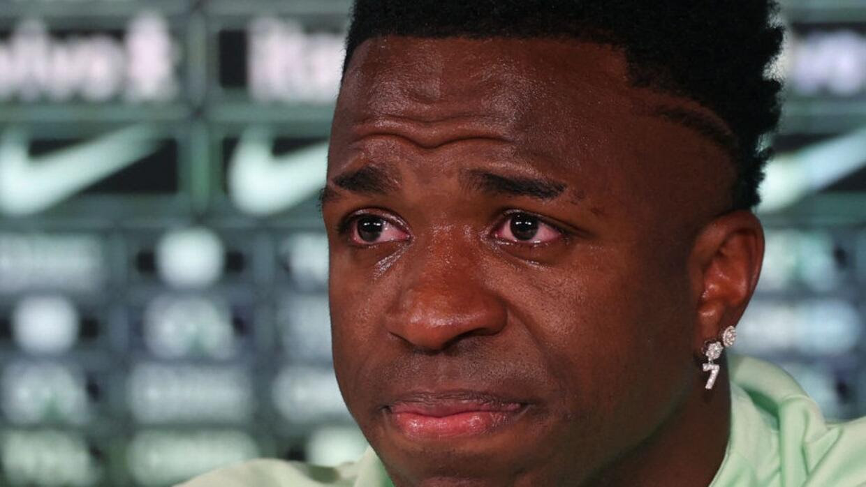 El futbolista Vinicius Jr. rompe a llorar tras una pregunta sobre insultos racistas: 