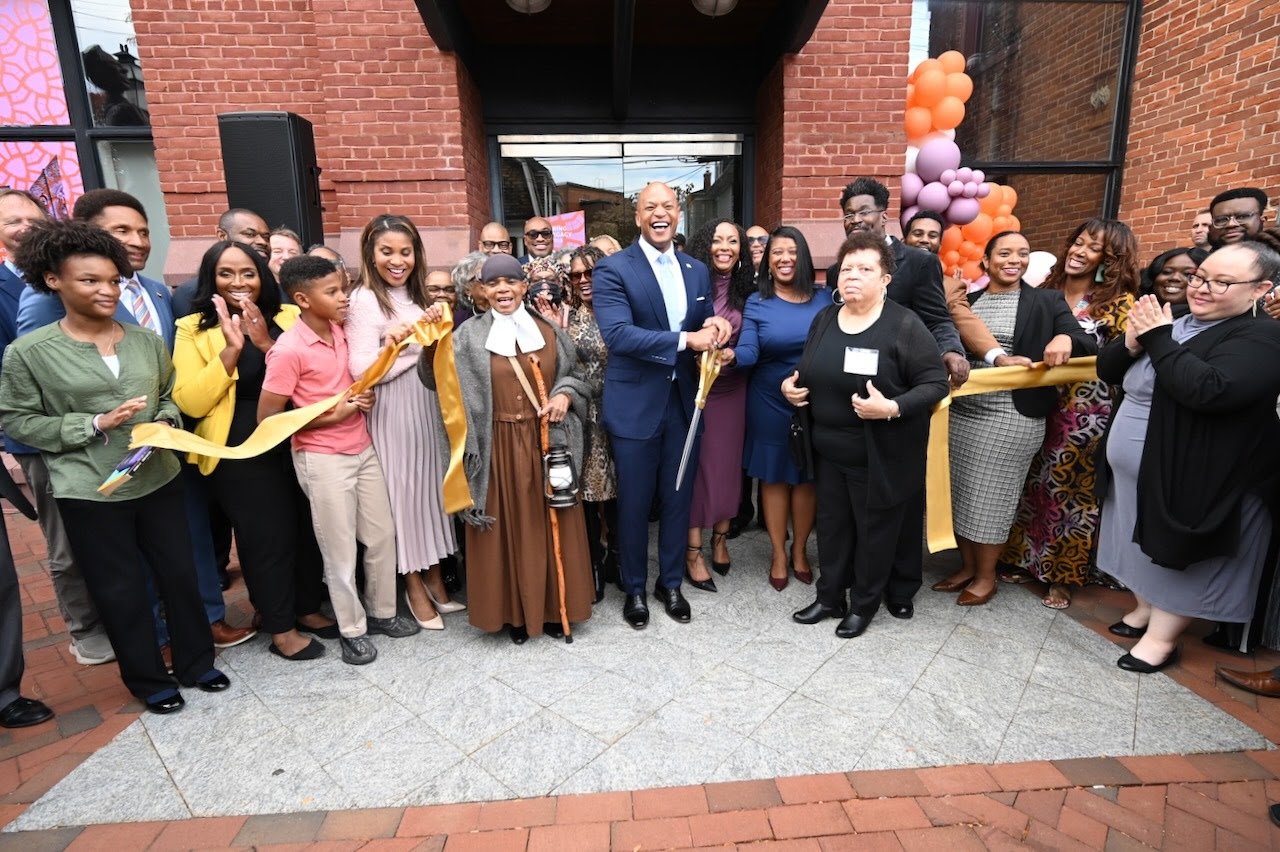 Governor Moore with crowd at the Renaming of the Banneker Douglass Tubman Museum