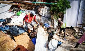 Voluntarios de Trinidad y Tobago han trabajado sin descanso retirando los escombros en Carriacou.