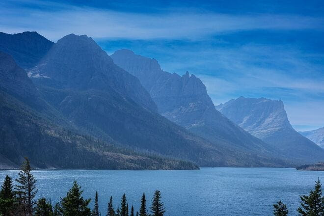 La naturaleza salvaje de Montana se está convirtiendo en un destino turístico de última oportunidad debido a los incendios forestales y al calentamiento global