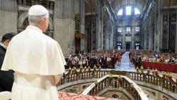 Papa Leone XIV all'udienza giubilare nella basilica di San Pietro
