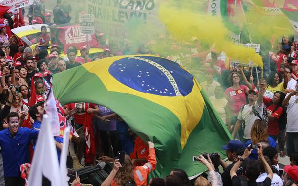 Partidos e movimentos populares organizam 'megamanifestação' para 24 de março pela prisão de Bolsonaro