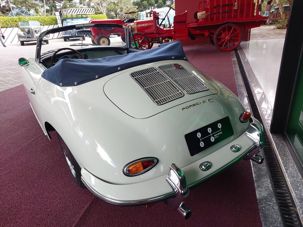 Porsche 356 exposto no museu CARDE (Luiz Alberto Pandini/Porsche Club Brasil)