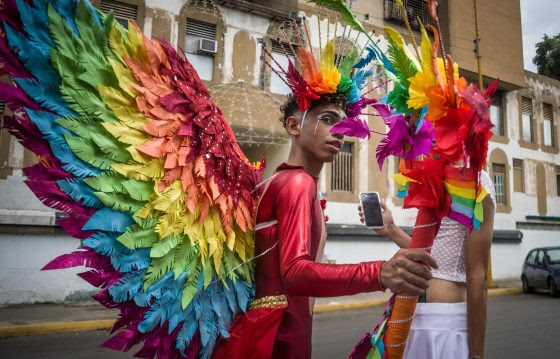 Con más deseos de rumba que de protesta transcurrió la marcha por derechos LGBT+ en Carabobo