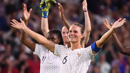 L'ancienne capitaine de l'équipe de France Amandine Henry annonce sa retraite internationale à 35 ans