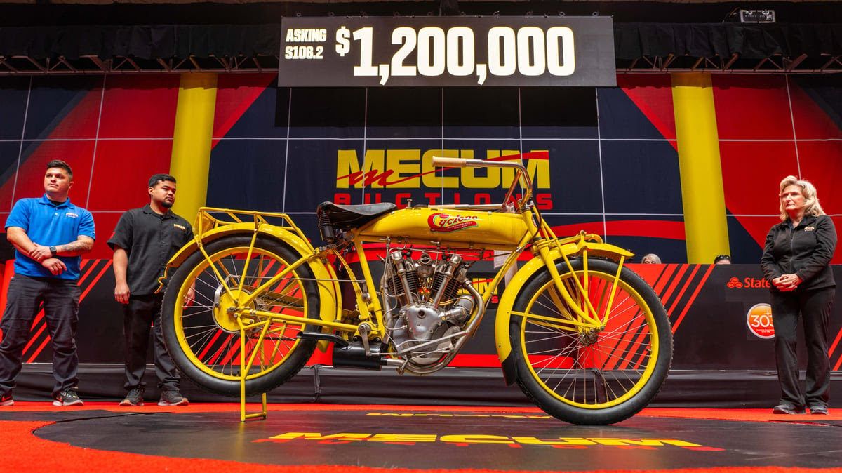 1915 Cyclone V-Twin (Lot S106.2) at $1,320,000