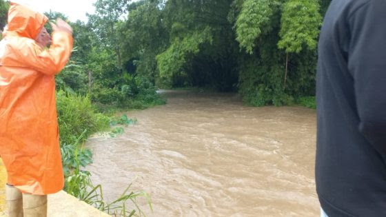 Dos municipios de la Península de Paria en emergencia por paso de onda tropical