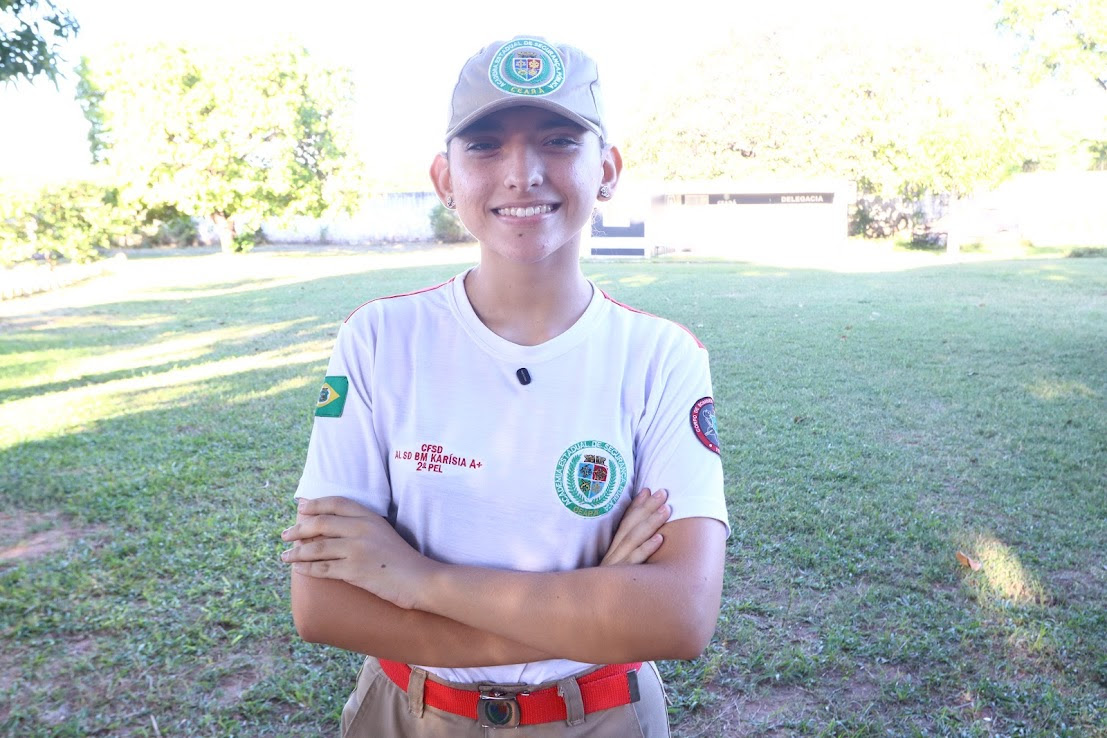 Aluna bombeira militar Karísia Carvalho