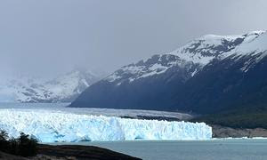 El glaciar Perito Moreno, que se extiende entre Argentina y Chile.