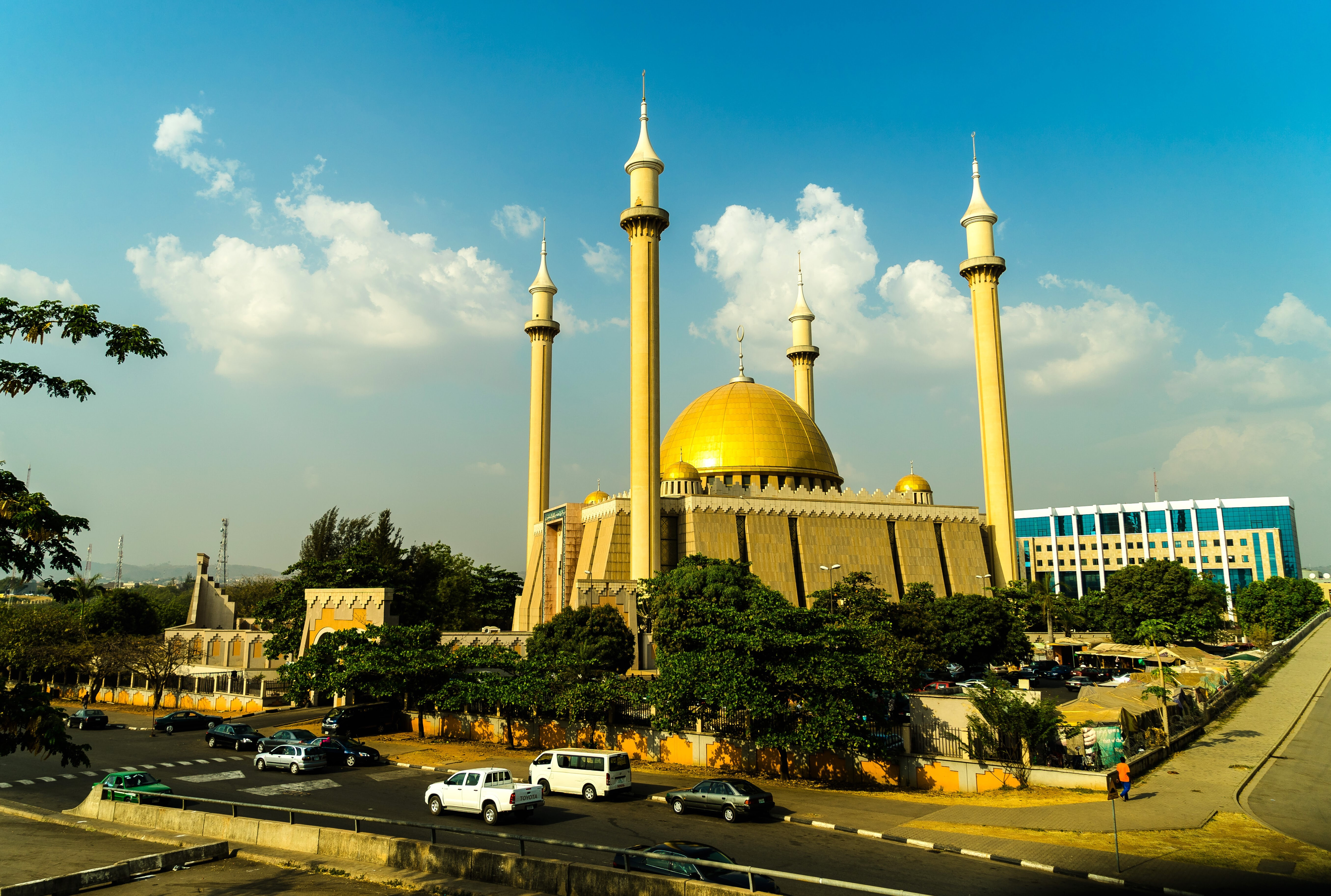  Nigerian National Mosque in Abuja, Nigeria. (Mark Fischer, Creative Commons)